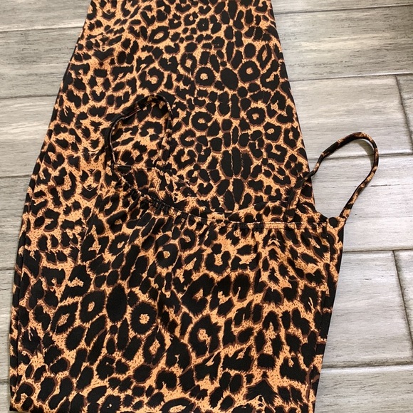 PRETTYLITTLETHING Leopard Print Strappy Cup Detail Midi Dress Sz 2 - Picture 9 of 11